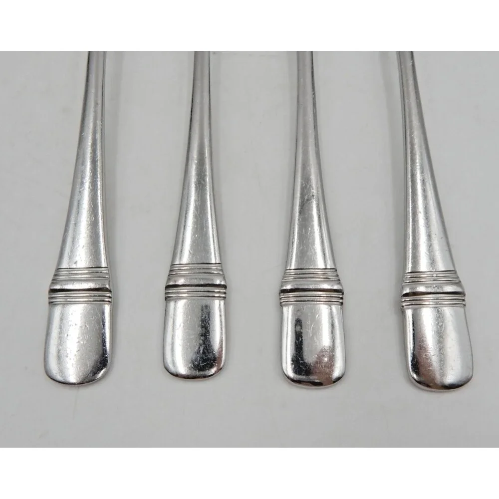 Oneida ASTRAGAL Heirloom 18/10 Stainless Dinner Fork 7 1/2